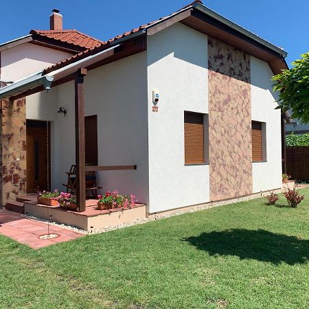 László Nyaralóház Balatonfenyves Exterior foto