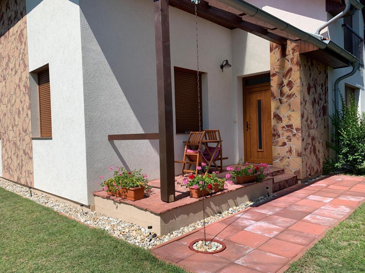 László Nyaralóház Balatonfenyves Exterior foto