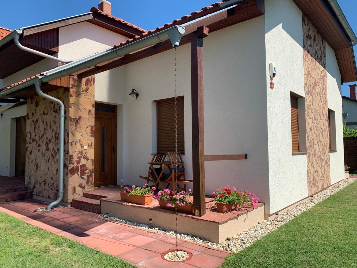 László Nyaralóház Balatonfenyves Exterior foto