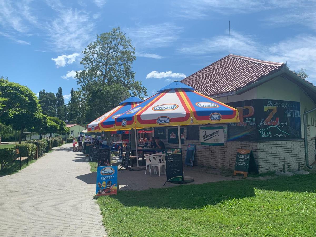 László Nyaralóház Balatonfenyves Exterior foto