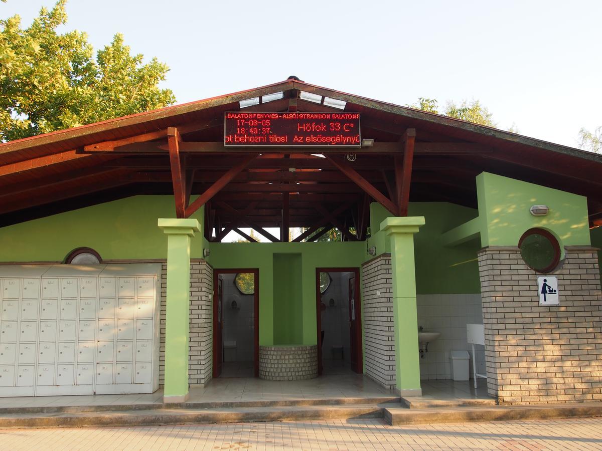 László Nyaralóház Balatonfenyves Exterior foto