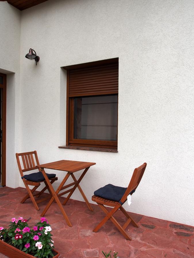 László Nyaralóház Balatonfenyves Exterior foto