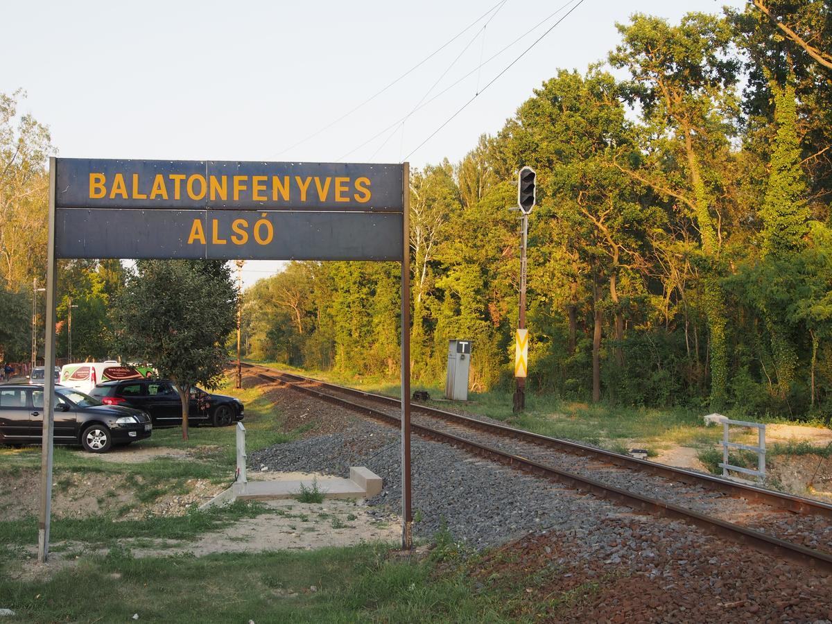 László Nyaralóház Balatonfenyves Exterior foto